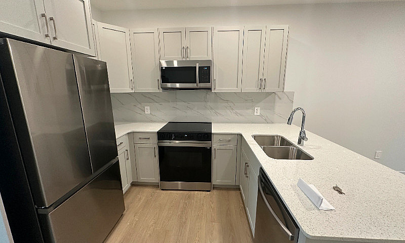 Stunning 3-Bedroom U...
