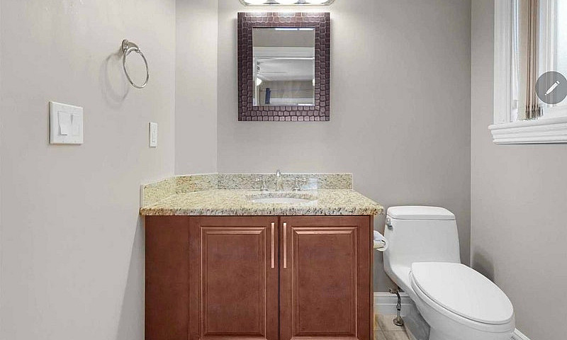 Room For Rent...