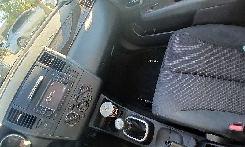 2012 Nissan Versa Sl...