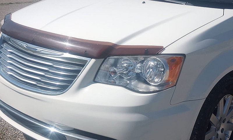 2013 Chrysler Town A...