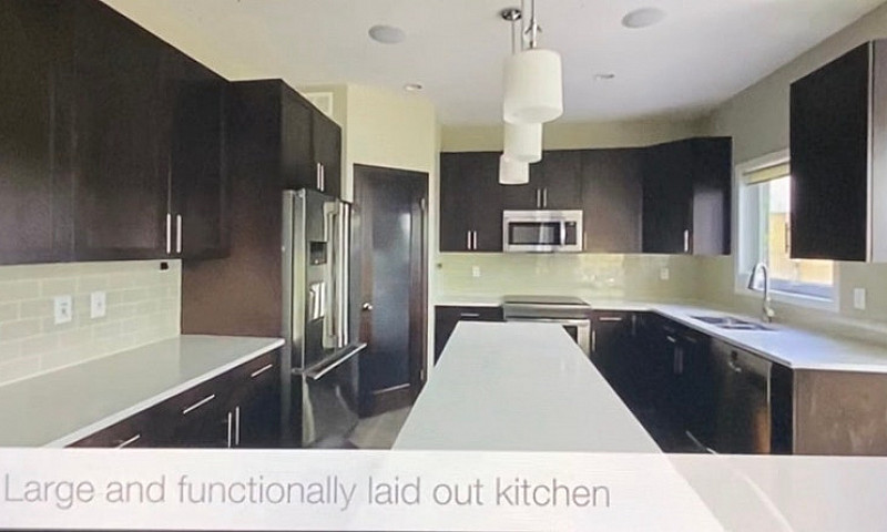 Stunning  4 Bedroom ...