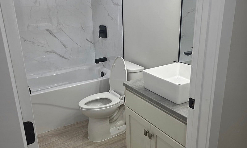 2 Bed 1 Bath New Sui...