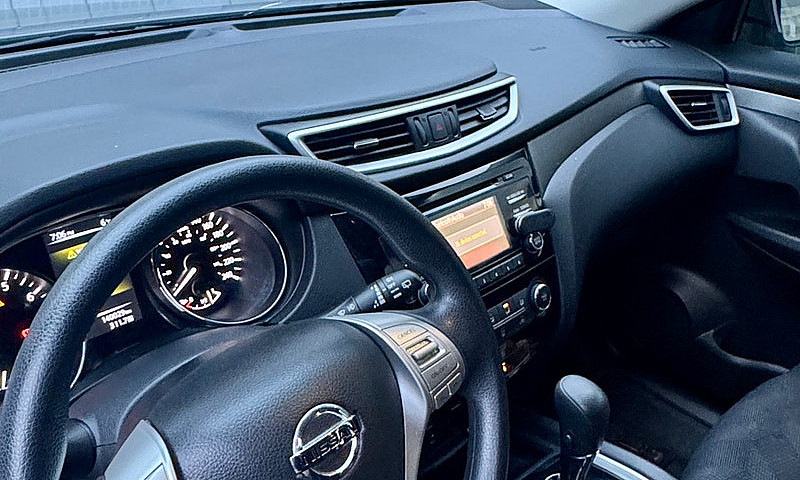 2016 Nissan Rouge...