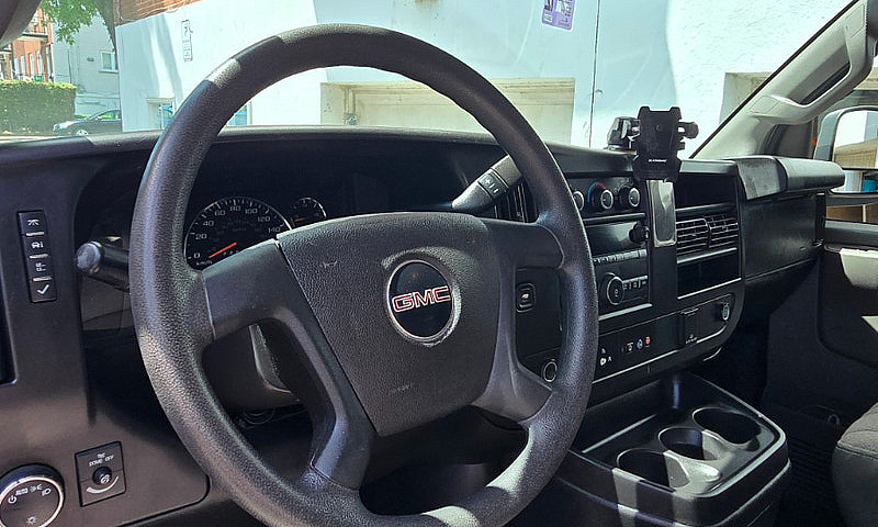 Gmc Savana 2500...