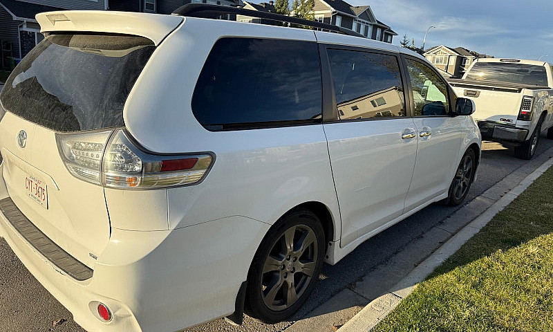 2017 Sienna Se Fwd 8...