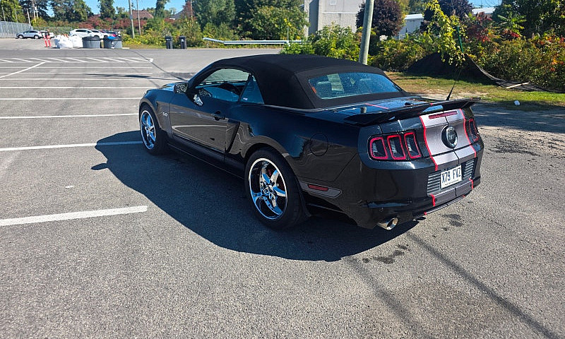 2013 Ford Mustang Gt...