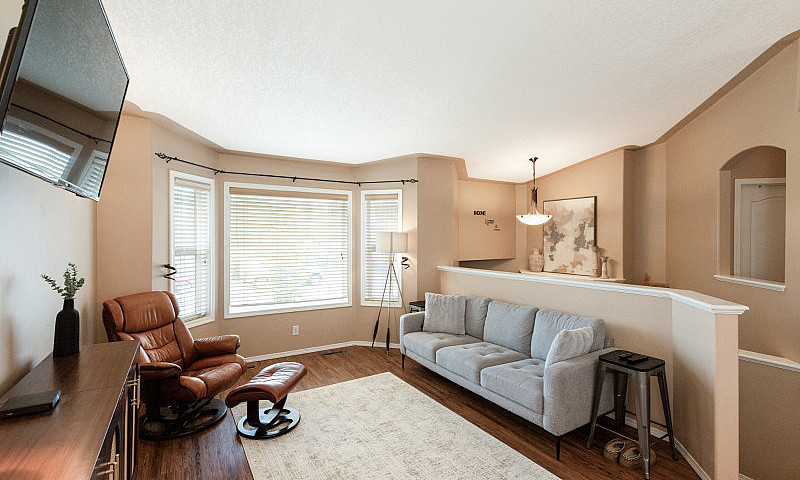 5 Bed/3 Bath Bi-Leve...