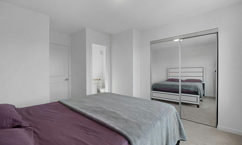 Modern 2-Bedroom + D...