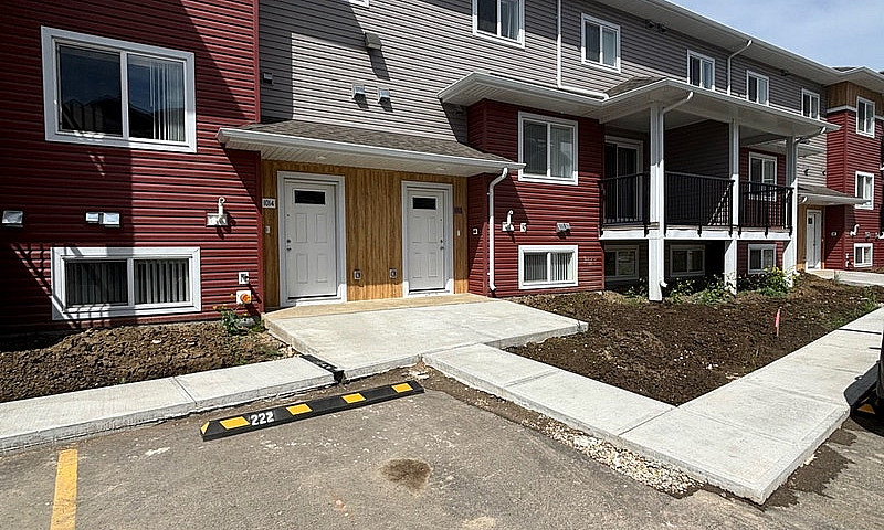 2 Bed 2 Bath Walk Up...