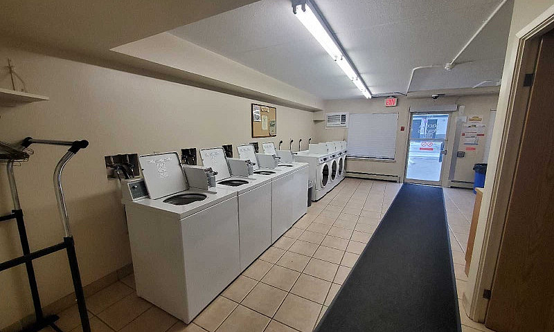 Downtown Furnished 1...
