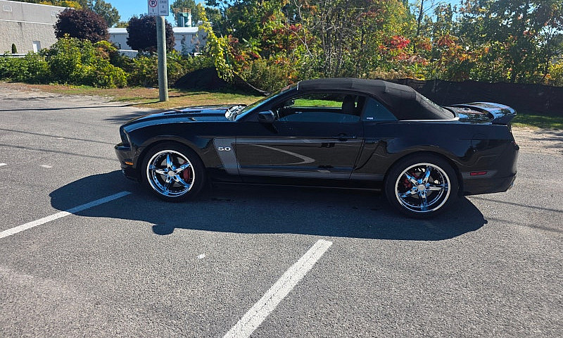 2013 Ford Mustang Gt...