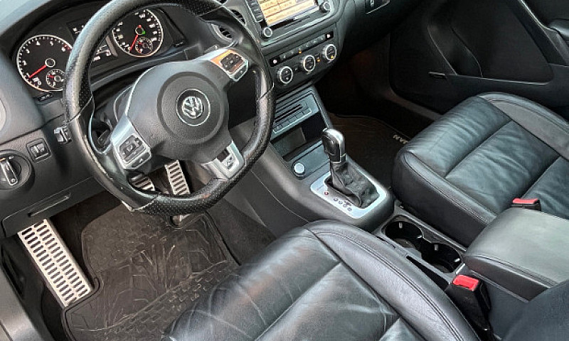 2015 Volkswagen Tigu...