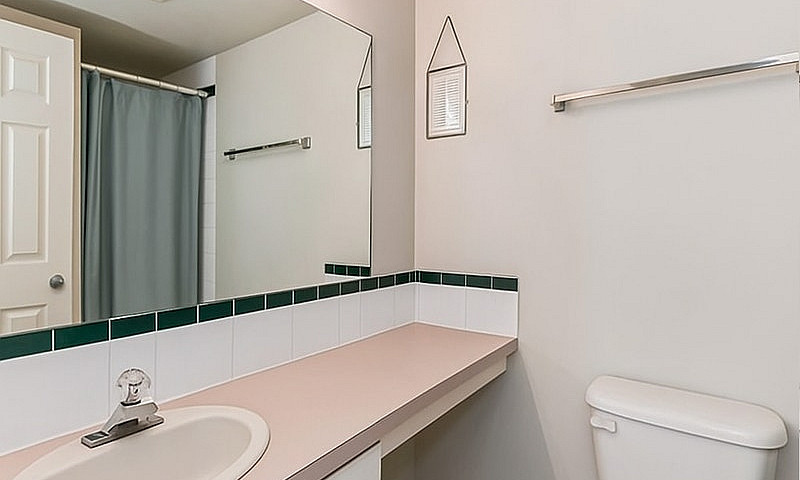 1-Bedrm Apartment In...