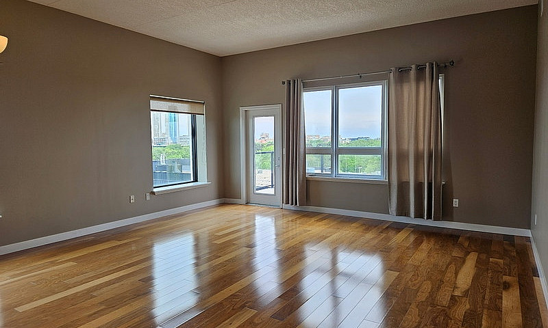 Penthouse – 1,524 Sq...