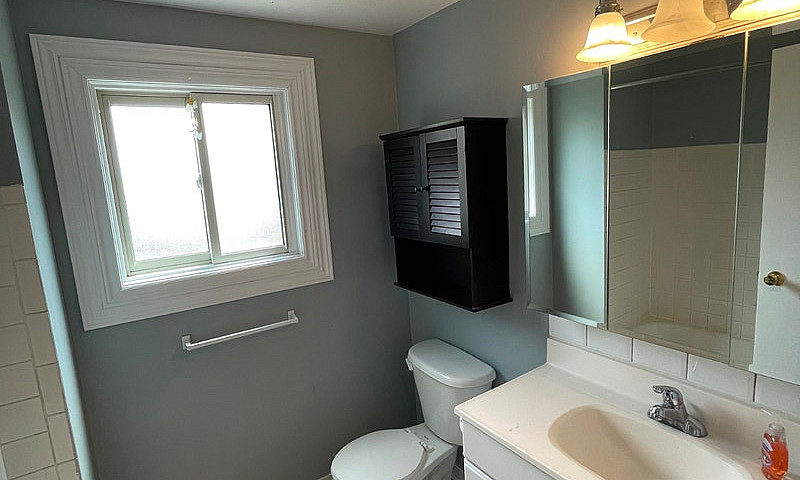 3 Bdrm Semi-Detached...
