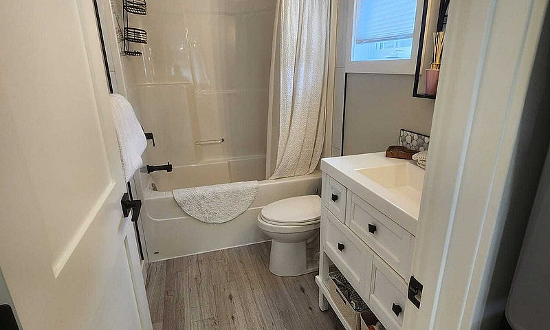 Cabin For Sale At Hu...