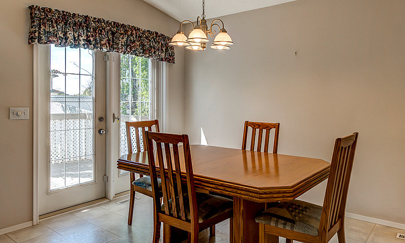 Charming 2-Bed Bunga...