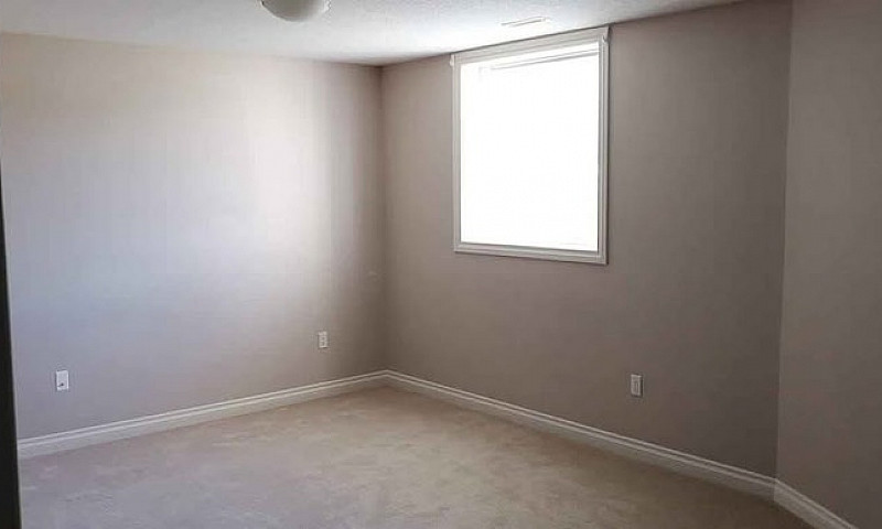 Large 3 Bedroom Lega...