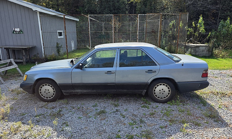1987 Mercedes 300D...