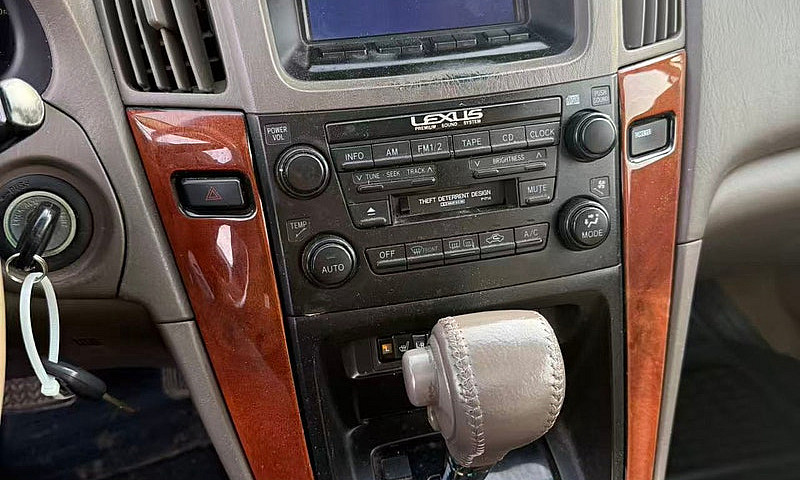 1999 Lexus Rx300...