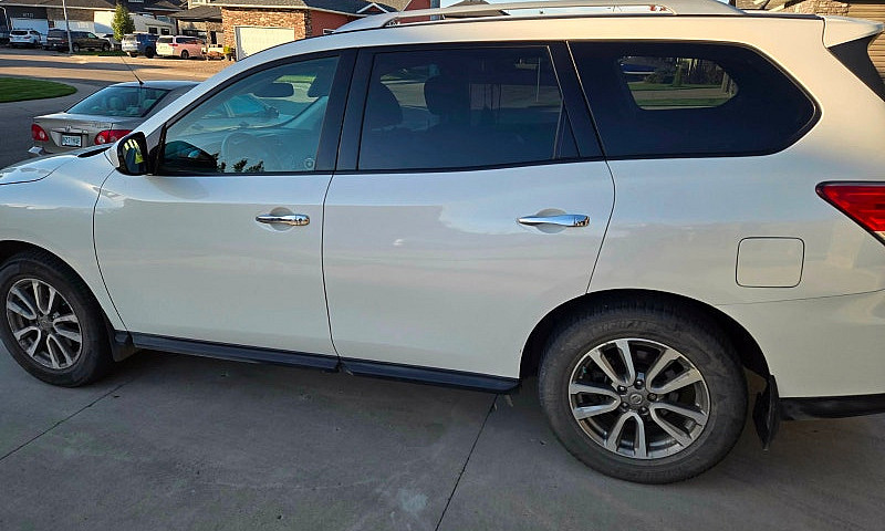 2015 Nissan Pathfind...