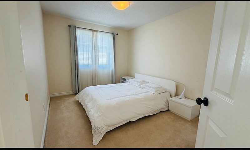 Spacious Furnished 3...