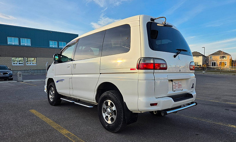 Mitsubishi Delica Ch...