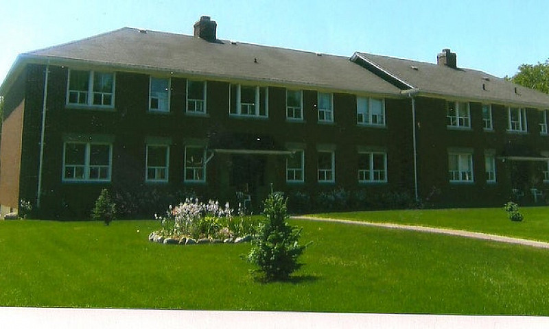 Large 1-Bed Apt For ...