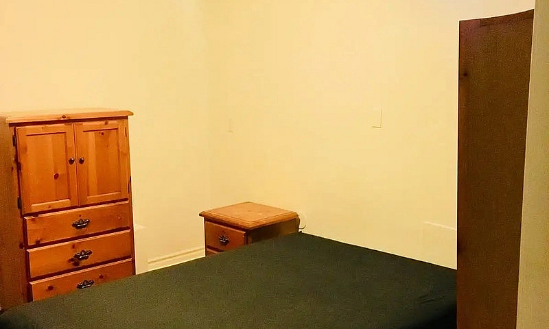 1 Bedroom Basement F...