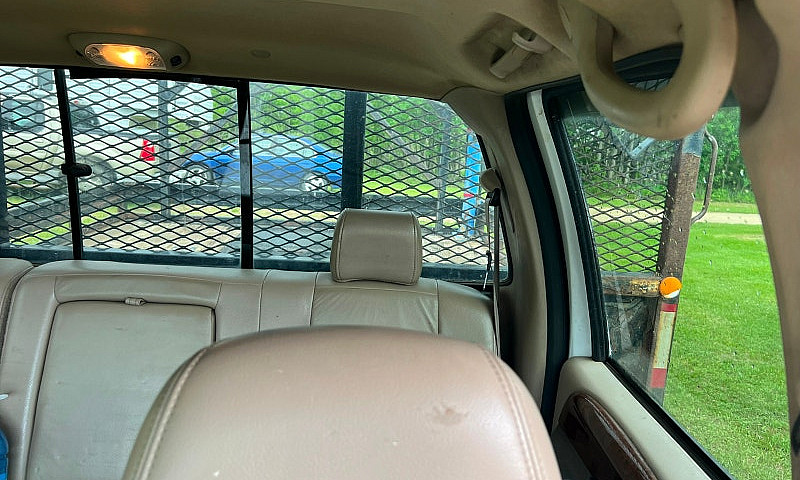 2004 Ford F350 Super...