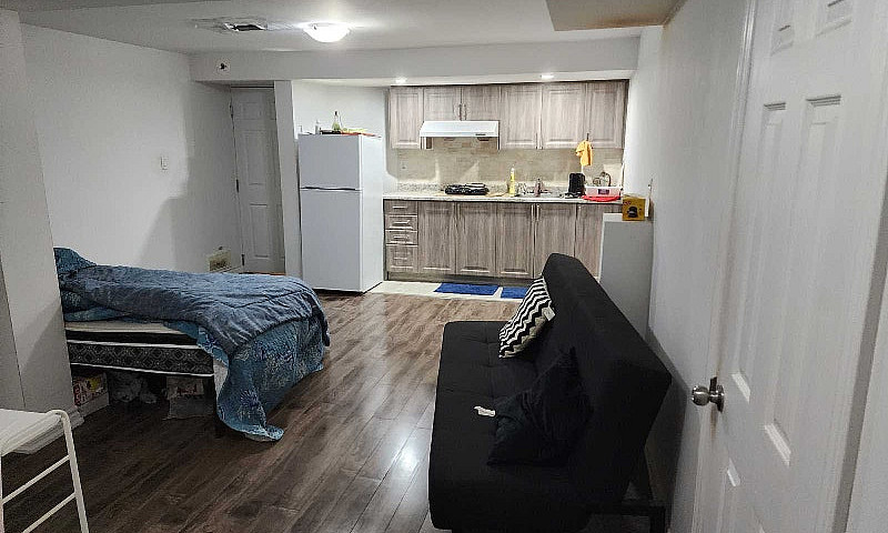 Studio Basement For ...