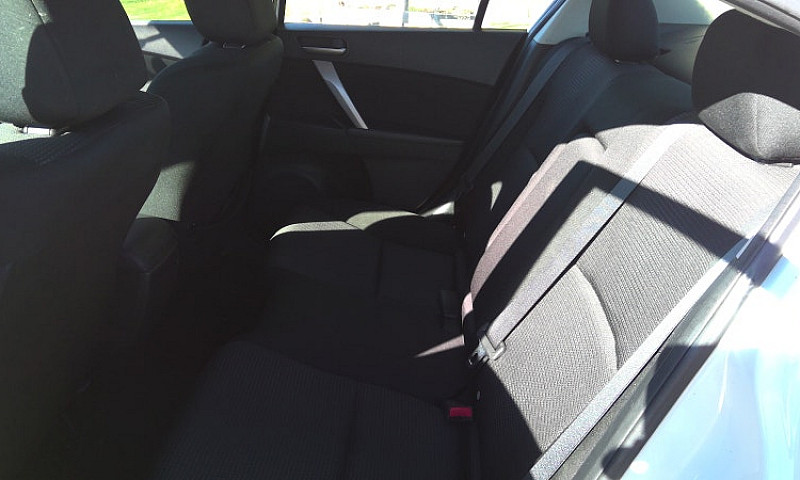 2012 Mazda 3 Gs...