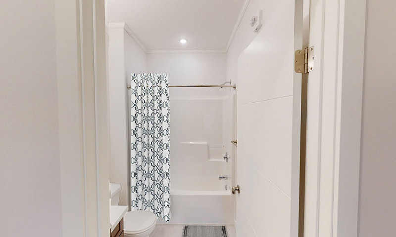 Modern 2-Bedroom Sui...
