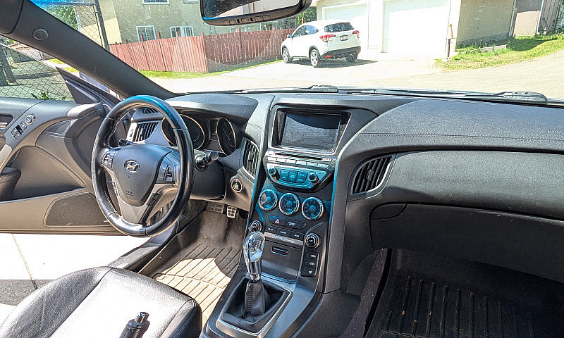  Hyundai Genesis Cou...