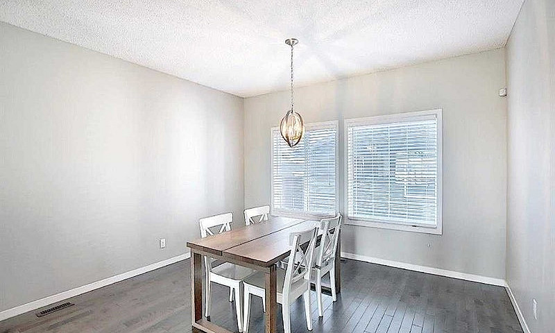 $2,100 |Evanston 3-B...