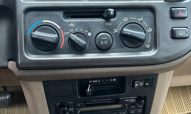 1999 Toyota Sienna...