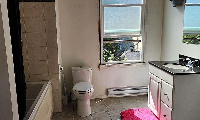 Furnished 3 Bed 2 Ba...