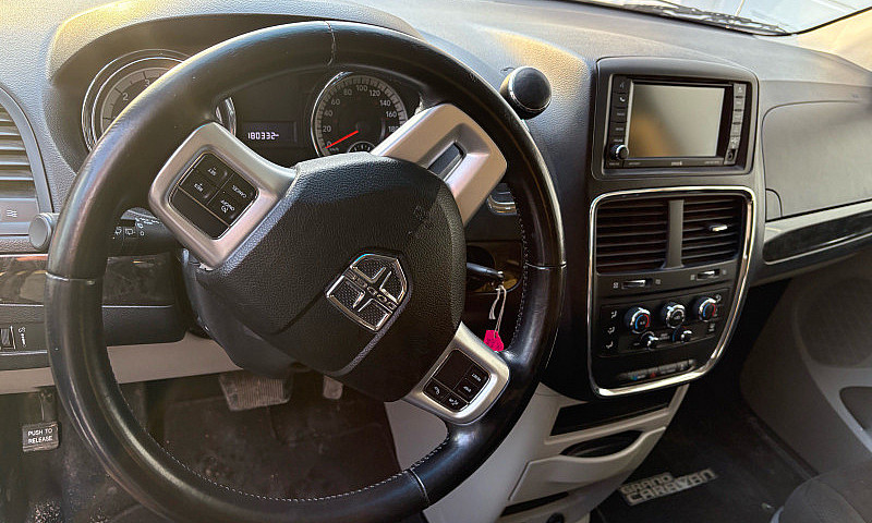 2017 Dodge Caravan...