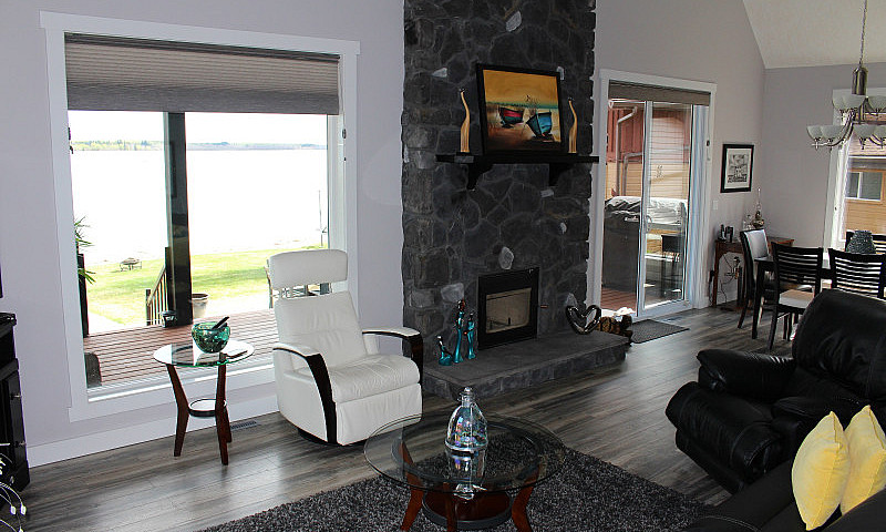 Lakefront Cabin For ...