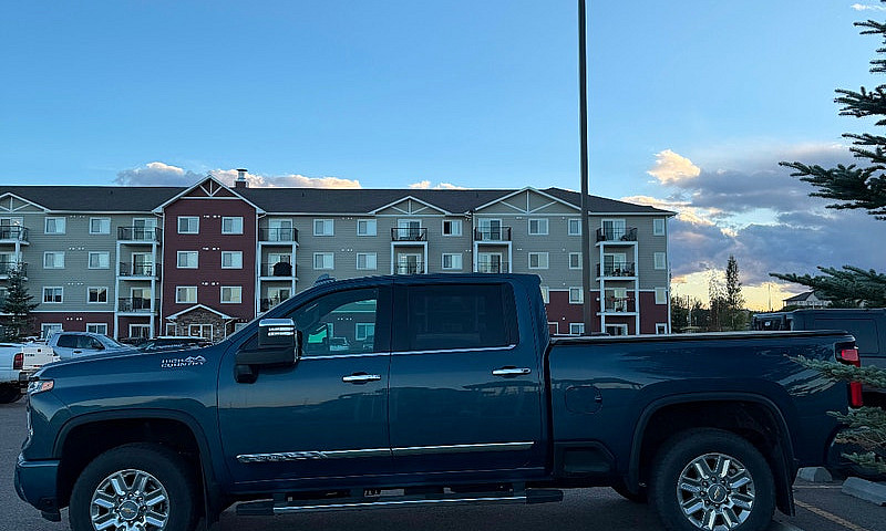 2025 Chev Silverado ...