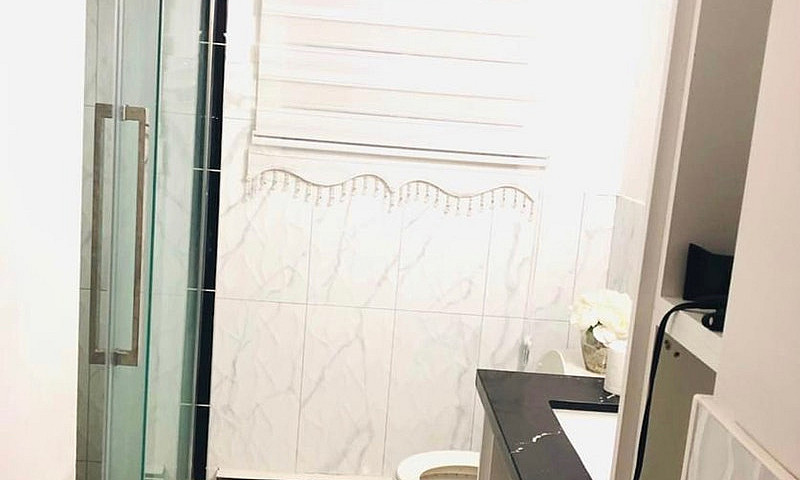 Private Room For Ren...