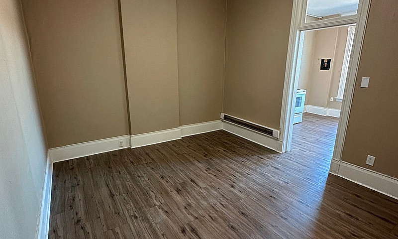 Studio Apt Downtown ...