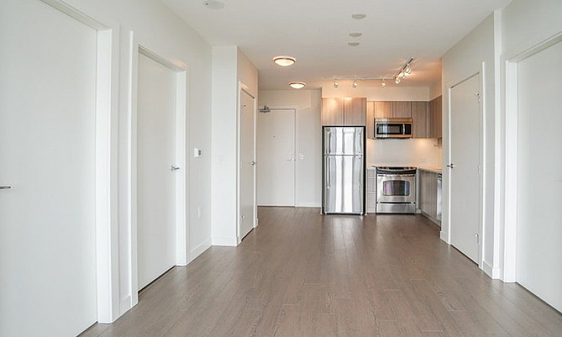 2 Bedrooms Plus Den,...