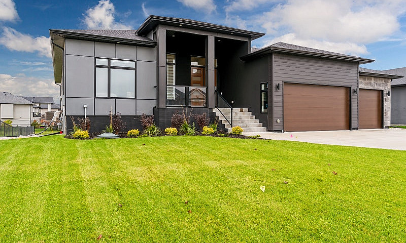 Luxury Bungalow In N...
