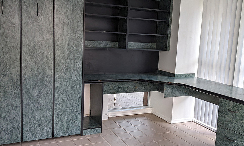 $4,500 / 3Br - 1300F...