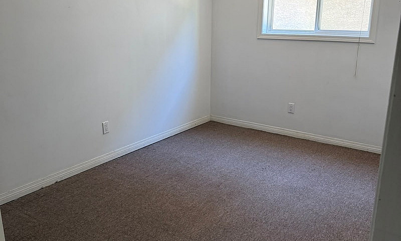 Bright 2 Bedroom Bas...