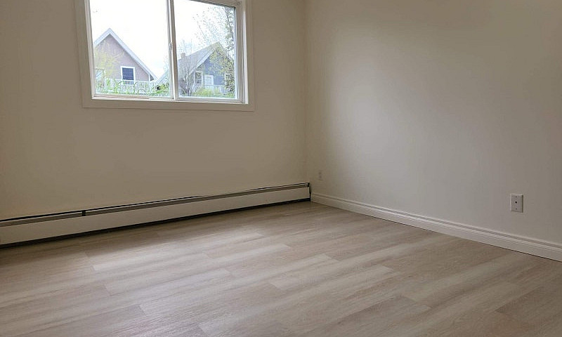2 Bed , 1 Bath Condo...