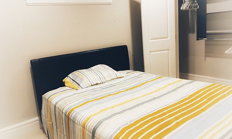 $1,950 / 1Br - 500Ft...