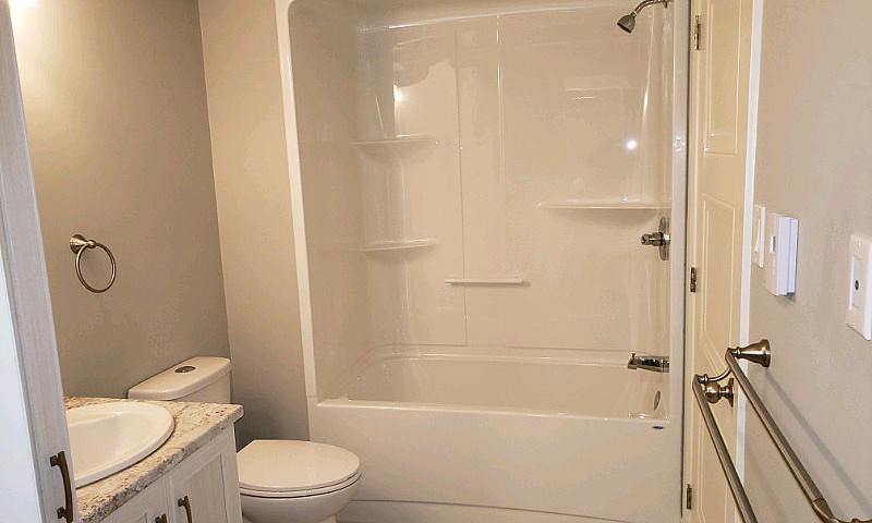 Like New 1 Bedroom, ...