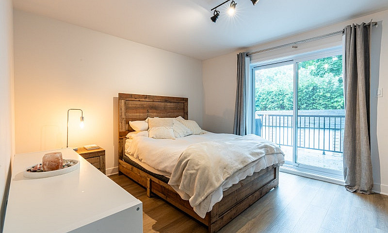 3 ½ For Rent / A Lou...